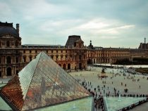 Дүйнөгө таанымал Лувр музейинин 482 миң искусство чыгармасы онлайн форматта жарык көрдү