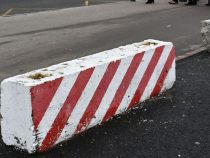 Бишкек көчөлөрүнүн 77 жерине бетон блоктор коюлду