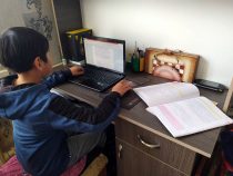 Кыргызстанда жаңы окуу жылы дагы онлайн форматта өтүшү мүмкүн
