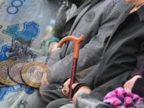 Кыргызстанда пенсияны көбөйтүү каралууда