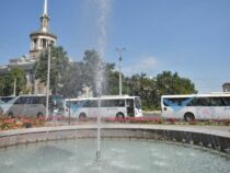Бишкекте жүргүнчүлөрдү акысыз ташыган автобустар ишин улантууда