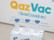 Бүгүн Кыргызстанга QazVac вакцинасынын 25 миң дозасы жеткирилет