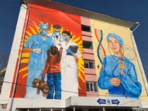 Бишкекте медицина кызматкерлерине арналган граффити пайда болду