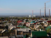 Бишкекте өз билемдикке салынган үйлөрдү мыйзамдаштырууга акчага жардам берүүнү убадалаган шылуундар пайда болду