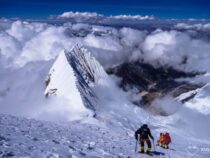 Кыргызстандын альпинисттери  Гималайдагы Манаслу чокусуна чыгуу ниетинде