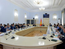 Кыргызстан чиновниктери командировкаларын эми министрлер кабинетинин төрагасы менен макулдашууга милдеттендирилет