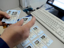 Кыргызстанда эски ID-карталарды жаңы биометрикалык карталарга алмаштыруу өнөктүгү жүрүүдө