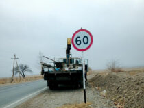 Бишкек–Балыкчы–Нарын–Торугарт жолундагы жол белгилери жаңыланууда