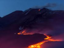 На острове Сицилия активизировался вулкан Этна