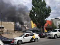 При пожаре в мебельном цехе в центре Бишкека никто не пострадал