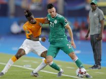 Грязный поступок на Кубке Африки: футболист ударил себя рукой соперника по лицу