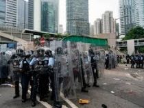 Гонконгская полиция восстановила контроль над зданием законодательного органа города