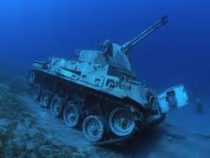Подводный музей военной техники открыли в Иордании