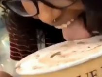 Полицейские провели серьёзную беседу с девушкой, осквернившей мороженое