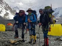Казахстанские альпинисты остались под снежным завалом на пике Победы