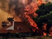 Сильнейшие пожары бушуют в Греции