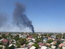 В Бишкеке горит склад бытовой техники