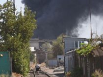 При пожаре в западной части Бишкека пострадали два человека