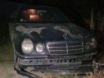 В Бишкеке водитель сбил женщину с двумя детьми