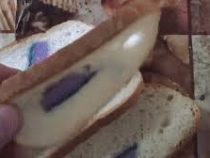 Жителю Подмосковья продали хлеб с «начинкой» из губки для мытья посуды