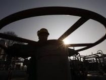 Власти Саудовской Аравии рассчитывают восстановить сегодня на треть уровень добычи нефти