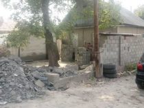 Мэрия Бишкека сносит объекты, мешающие ремонту дорог