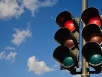 В Бишкеке устанавливают новые светофоры