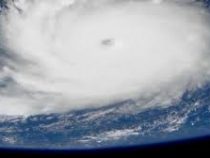 В США ураган «Дориан» достиг самой высокой категории