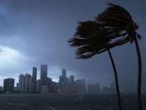 Ураган «Умберто» оставил без электричества около 25 тысяч человек