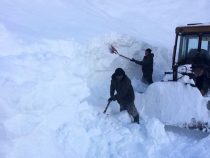На перевале Калмак-Ашуу в снежный плен попал  турист из Словакии