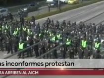 В Мексике полицейские перекрыли дорогу в столичный аэропорт