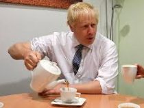 Джонсон вызвал гнев британцев, неправильно заварив чай