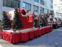Парад Санта-Клауса прошёл в Канаде