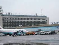 В Хабаровске сняли с самолета пассажиров, обездвиженных алкоголем