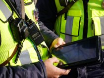 Патрульные милиционеры Бишкека получили планшеты с базой данных лиц, находящихся в розыске