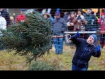 В Германии прошли соревнования по метанию елки
