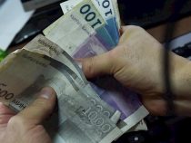 Размер средней зарплаты в Кыргызстане  составил 16 тыс. 586 сомов