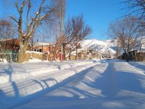 В Чолпон-Ате выпало рекордное количество снега