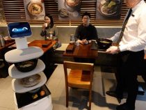В ресторане Сеула появился робот – официант