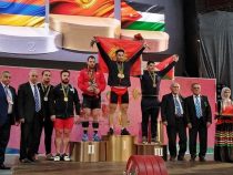 Кыргызстанец победил на международном турнире по тяжелой атлетике