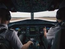 В Индии экипаж самолета сбежал через окно из-за пассажира с подозрением на коронавирус