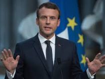 Президент Франции перестал здороваться за руку из-за коронавируса
