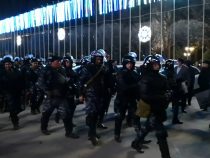 После стычек митингующих с милицией в Бишкеке за медпомощью обратились три человека