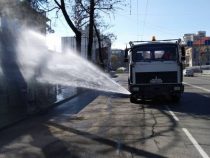 В Бишкеке продолжается дезинфекция улиц и дорог