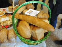 В Бишкеке подорожали хлеб, сахар и картофель