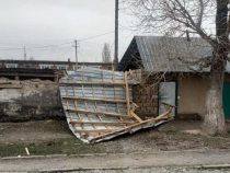 Ветер оставил без электричества Иссык-Кульскую область и часть Нарынской