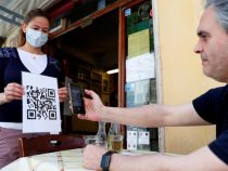 В Италии ресторан придумал безопасную замену бумажному меню