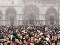 Жители Венеции выступили против массового туризма