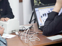 В  четырех районах Бишкека  возобновлен сбор биометрических данных