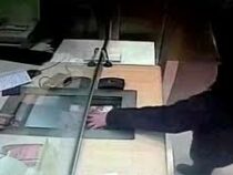 В Москве мужчина пришел грабить банк, но испугался и сбежал